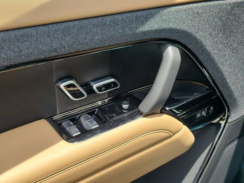New 2026 Land Rover Range Rover Sport SE AWD/4WD image 24