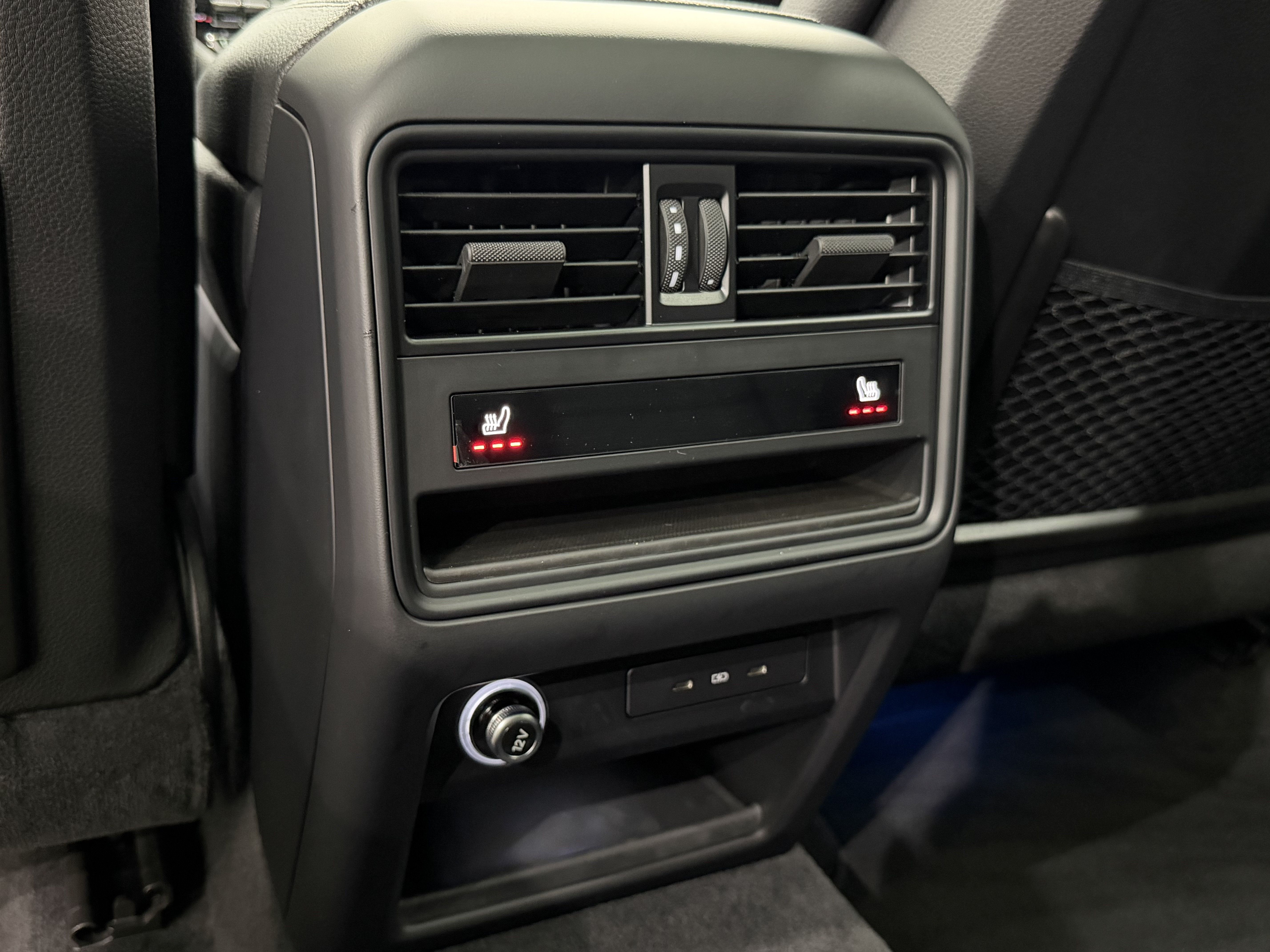 Certified 2024 Porsche Cayenne AWD/4WD image 21