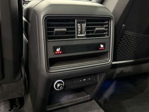 Certified 2024 Porsche Cayenne AWD/4WD image 21
