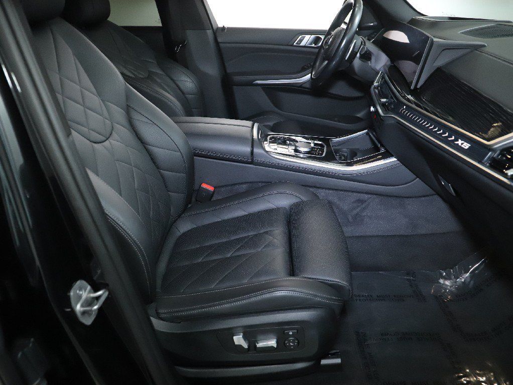 Used 2024 BMW X5 xDrive40i w/ M Sport Package AWD/4WD image 35