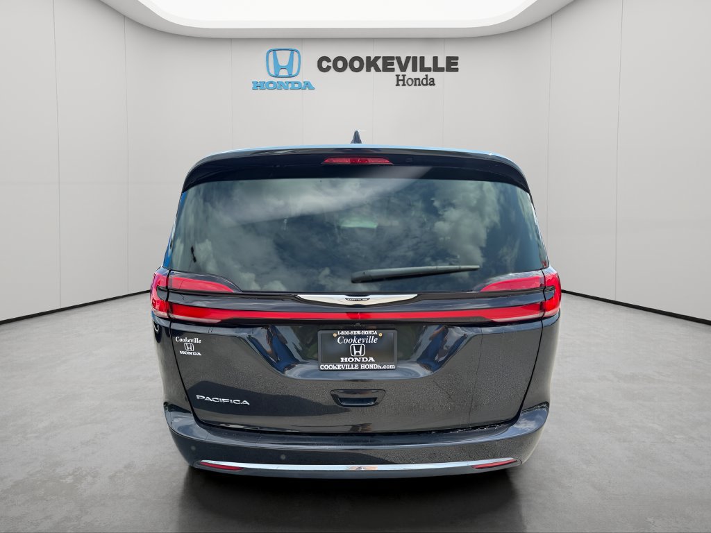 Used 2023 Chrysler Pacifica Touring-L FWD image 6