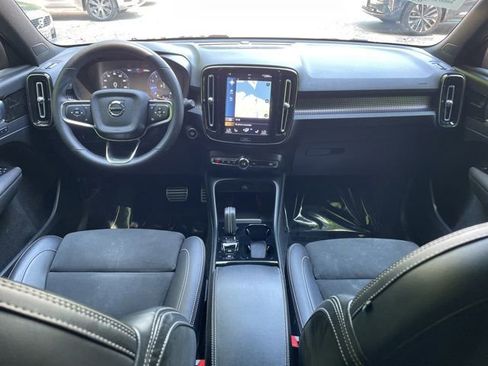 Certified 2022 Volvo XC40 T5 R-Design AWD/4WD image 21