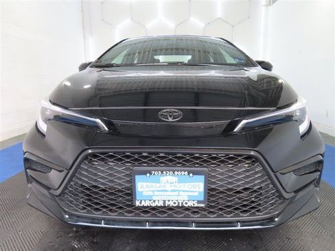 Used 2025 Toyota Corolla SE FWD image 2
