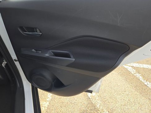 Used 2023 Nissan Kicks SV image 8