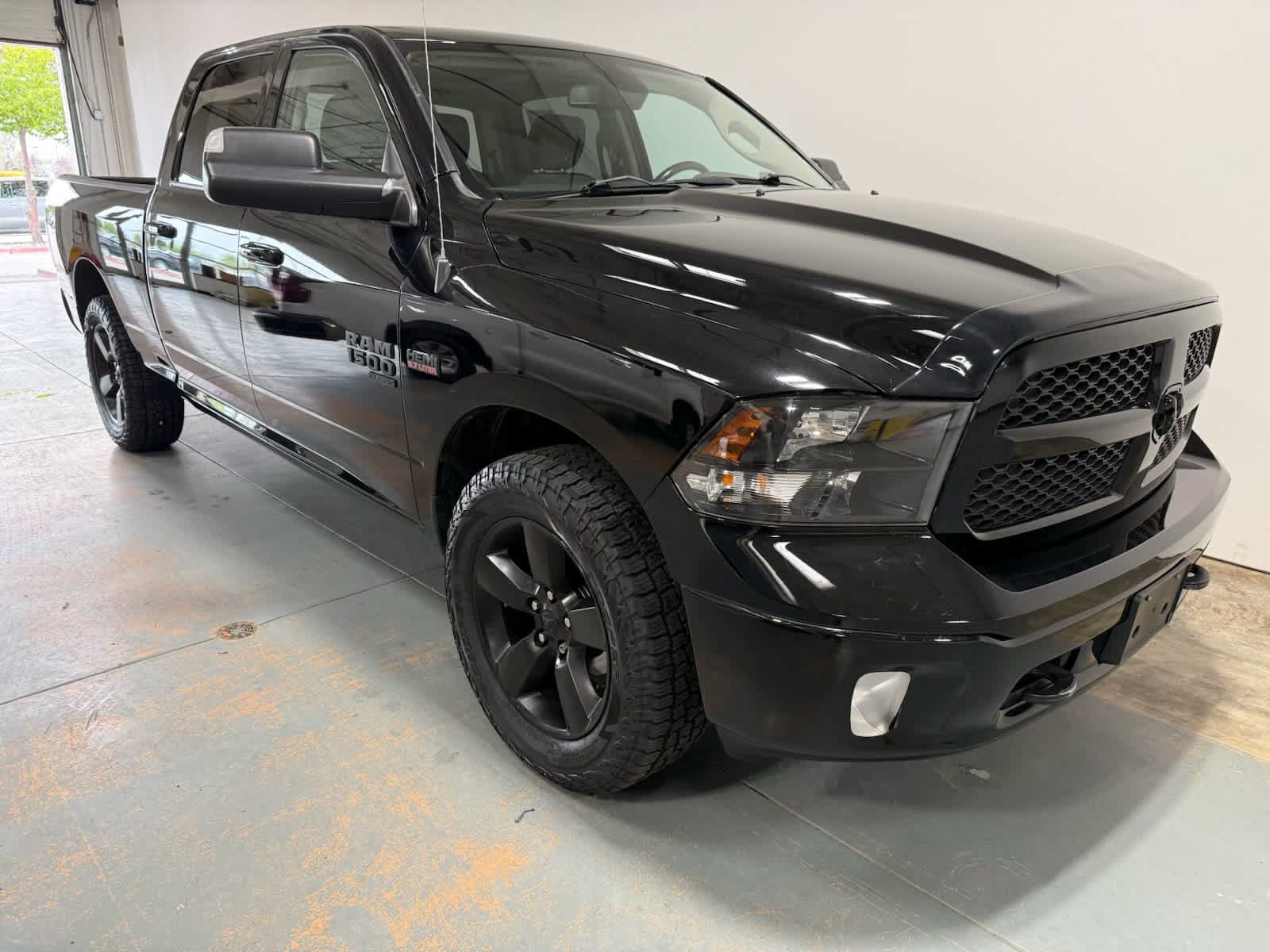 Used 2022 RAM 1500 Classic SLT w/ Electronics Convenience Group AWD/4WD image 5