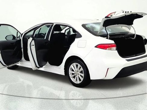 Used 2024 Toyota Corolla LE w/ LE Convenience Package FWD image 10