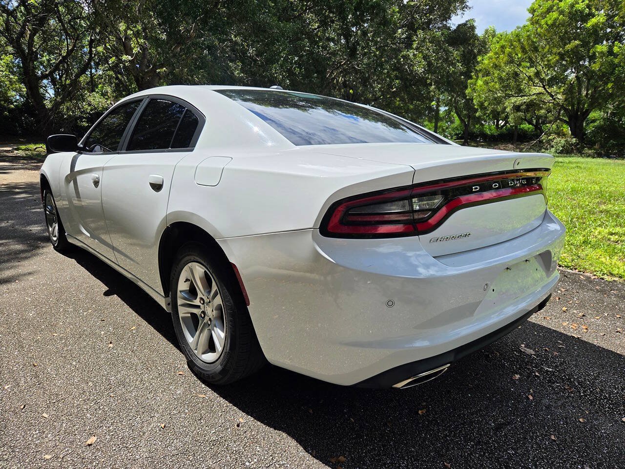 Used 2022 Dodge Charger SXT RWD image 5