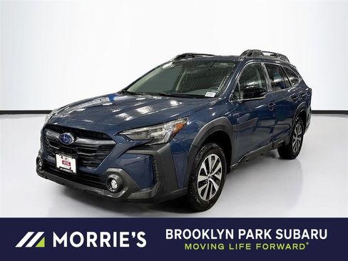 Used 2025 Subaru Outback Premium AWD/4WD image 1