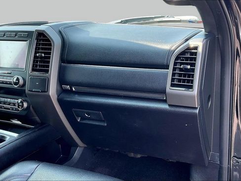 Used 2020 Ford Expedition XLT w/ Equipment Group 202A RWD image 17