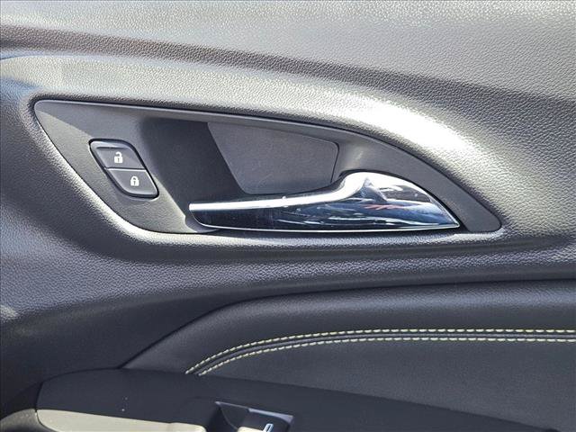 Used 2026 Chevrolet Trax LT w/ LPO, Blackout Package FWD image 11