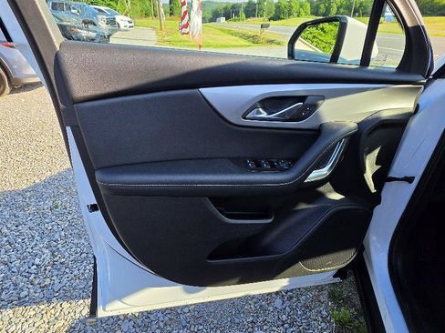 Used 2025 Chevrolet Blazer LT AWD/4WD image 7