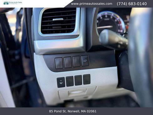 Used 2014 Toyota Highlander XLE image 12