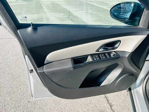 Used 2014 Chevrolet Cruze LS image 14