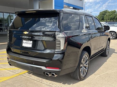 Used 2025 Chevrolet Tahoe High Country AWD/4WD image 3