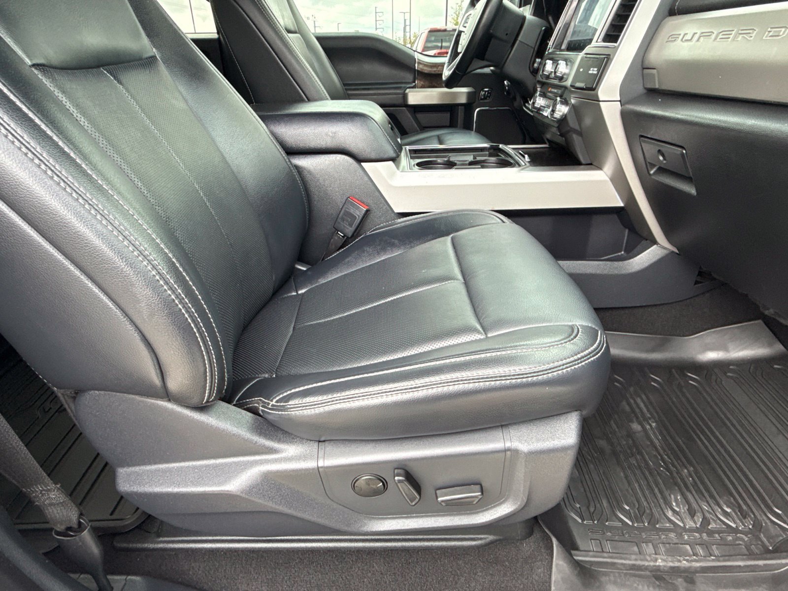Used 2022 Ford F350 Lariat w/ Lariat Ultimate Package AWD/4WD image 25