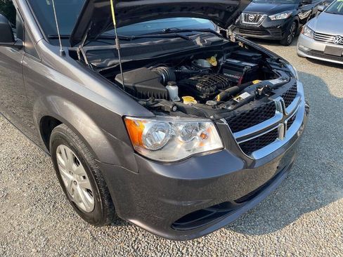 Used 2019 Dodge Grand Caravan SE FWD image 26