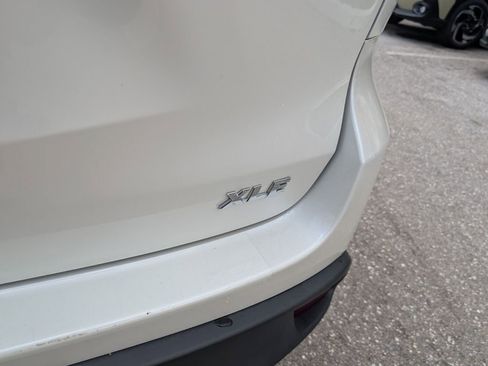 Used 2018 Toyota Highlander XLE image 15