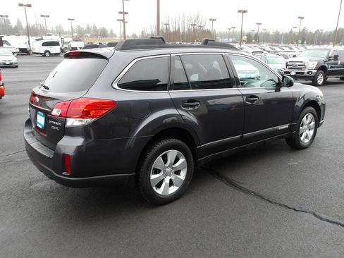 Used 2011 Subaru Outback 3.6R Limited image 5