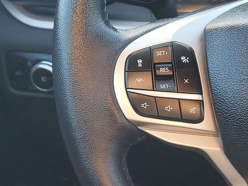 Used 2023 Ford Explorer XLT w/ Equipment Group 202A image 35