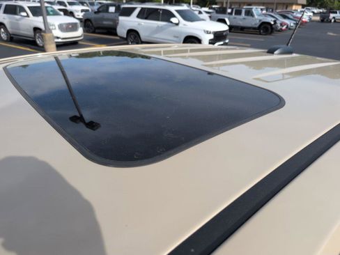 Used 2023 GMC Canyon AT4 w/ AT4 Premium Package image 13