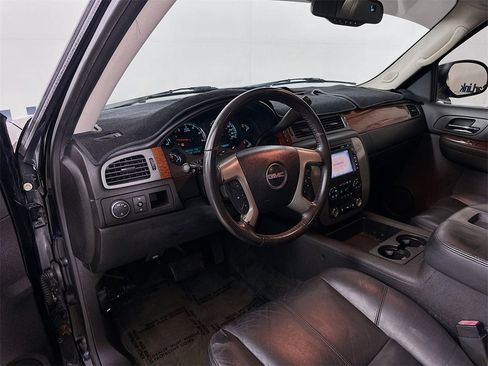 Used 2008 GMC Yukon SLT w/ SLT Preferred Equipment Group image 10