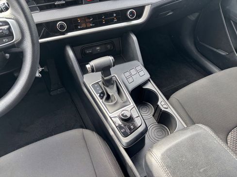 Used 2025 Kia Sportage LX image 39
