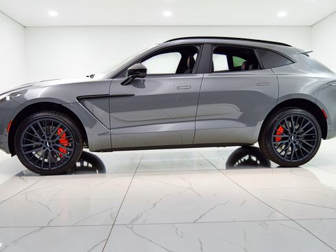 Used 2023 Aston Martin DBX AWD/4WD image 3