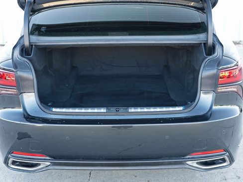 Used 2021 Lexus LS 500 w/ Cold Weather Package (CK) RWD image 10