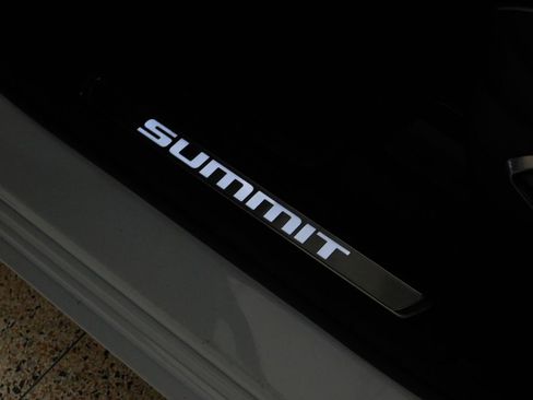 Used 2024 Jeep Grand Cherokee Summit AWD/4WD image 29