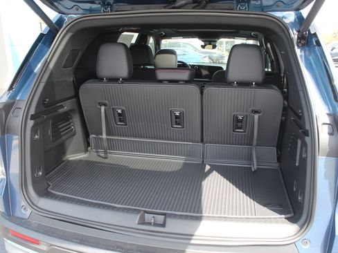 New 2026 Chevrolet Traverse Z71 w/ Driver Confidence Package AWD/4WD image 19