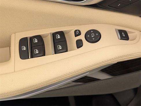 Used 2020 BMW X5 xDrive40i w/ Executive Package image 12