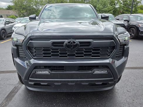 Used 2026 Toyota Tacoma TRD Off-Road w/ TRD Off Road Upgrade Package AWD/4WD image 2