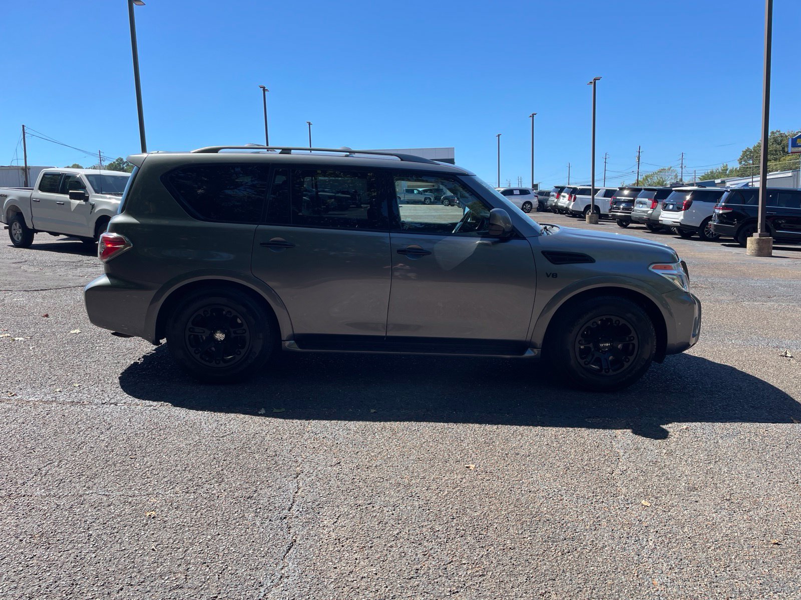 Used 2019 Nissan Armada SV w/ Driver Package RWD image 7