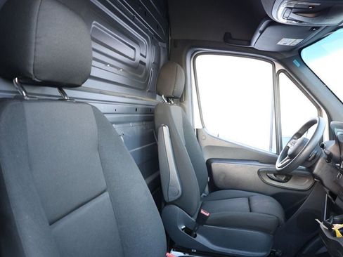 Used 2023 Mercedes-Benz Sprinter 2500 image 26