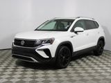 Used 2022 Volkswagen Taos SE w/ Panoramic Sunroof Package image 3