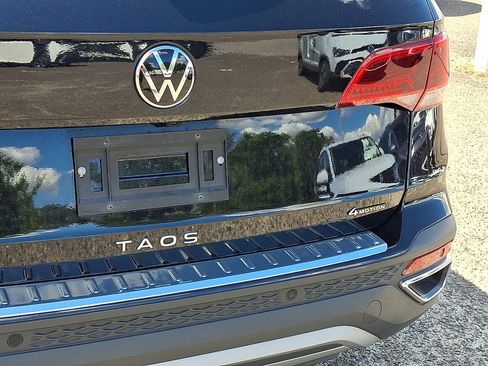 Used 2022 Volkswagen Taos SEL image 16
