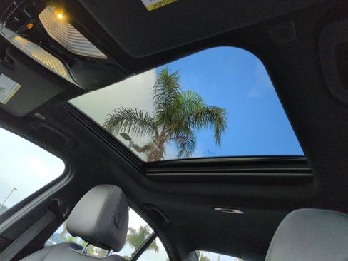 Used 2025 BMW 330i 330i w/ Convenience Package image 28