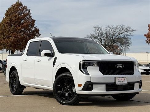 Used 2025 Ford Maverick Lobo image 2