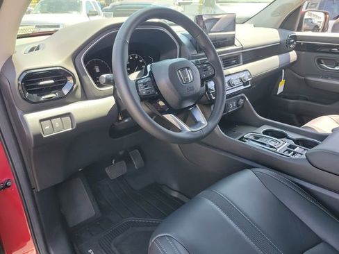 Used 2025 Honda Pilot Touring image 21