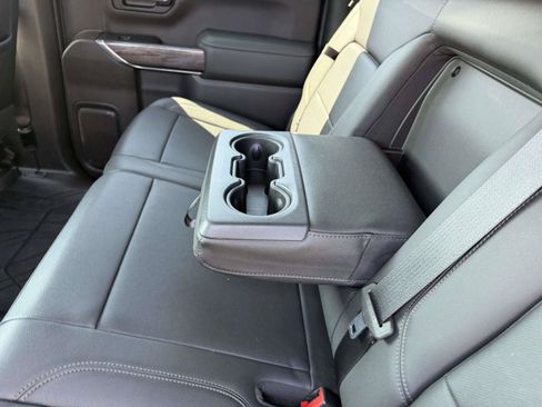 Certified 2022 Chevrolet Silverado 1500 LTZ w/ LTZ Convenience Package II AWD/4WD image 15