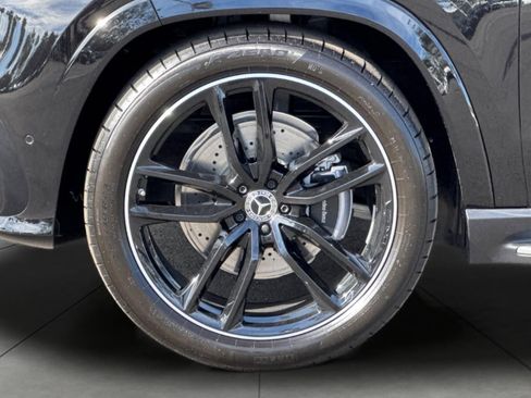 New 2026 Mercedes-Benz GLS 450 4MATIC image 4