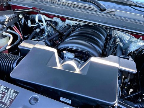 Used 2018 Chevrolet Tahoe LT image 29