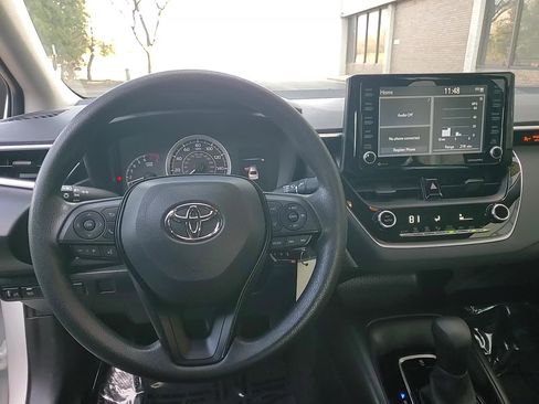 Used 2022 Toyota Corolla LE image 22