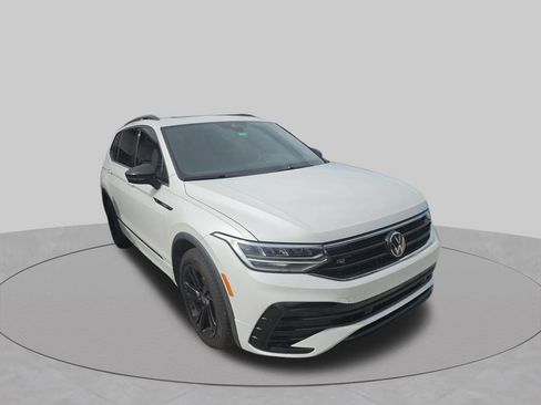 Used 2023 Volkswagen Tiguan SE R-Line FWD image 6