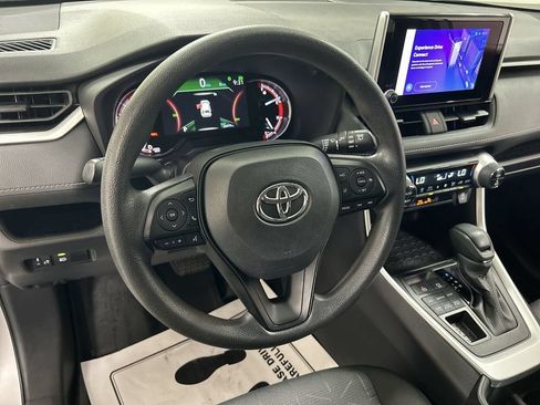 Used 2024 Toyota RAV4 XLE AWD/4WD image 4