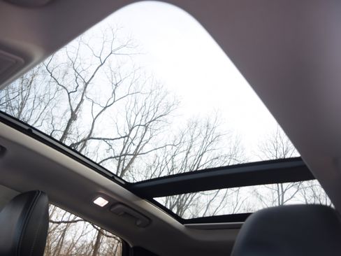 Used 2022 Ford Escape Titanium w/ Class II Trailer Tow Package image 18