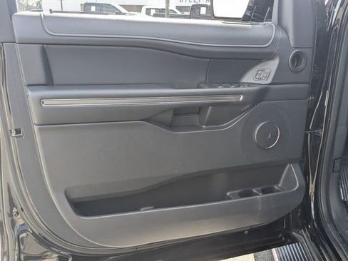 Certified 2022 Ford Expedition XLT image 9