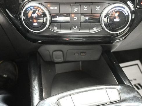 Used 2025 Chevrolet Trax LT w/ Driver Confidence Package FWD image 42