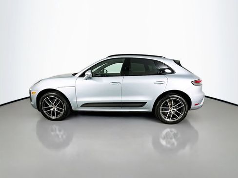 Certified 2023 Porsche Macan AWD/4WD image 1