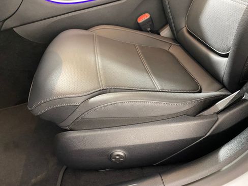 Used 2025 Mercedes-Benz C 300 4MATIC Sedan image 12